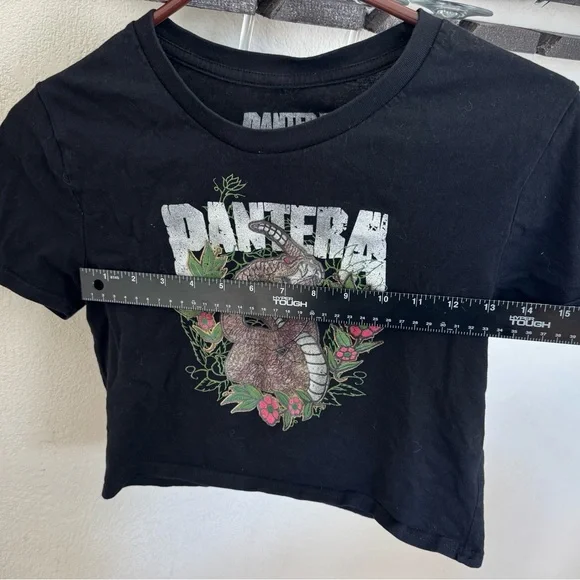 Pantera Black Graphic Crop Top - Picture 2 of 3